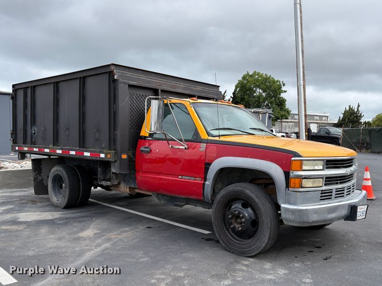 image for item EC8357 1998 Chevrolet C3500 dump truck