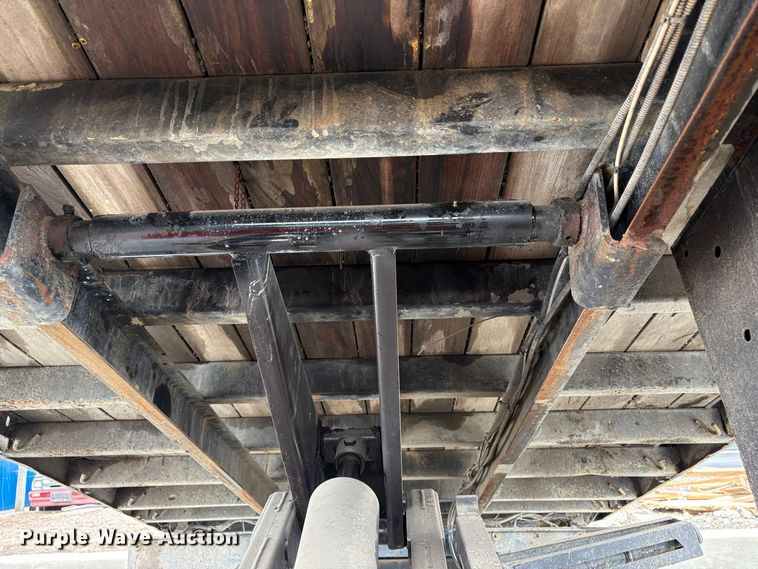 image for item EC8357 1998 Chevrolet C3500 dump truck
