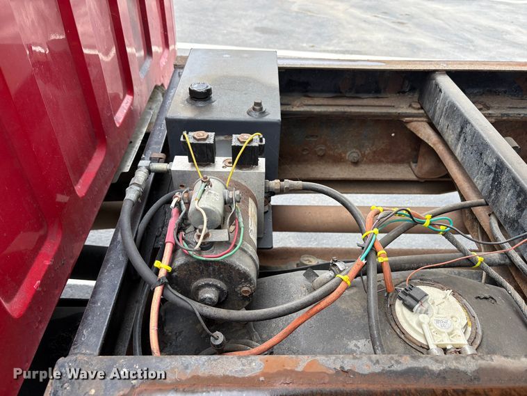 image for item EC8357 1998 Chevrolet C3500 dump truck