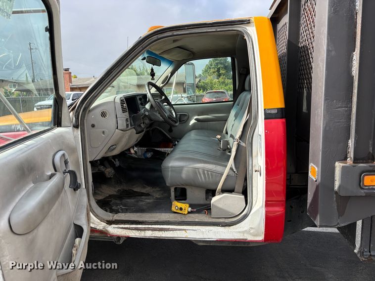 image for item EC8357 1998 Chevrolet C3500 dump truck
