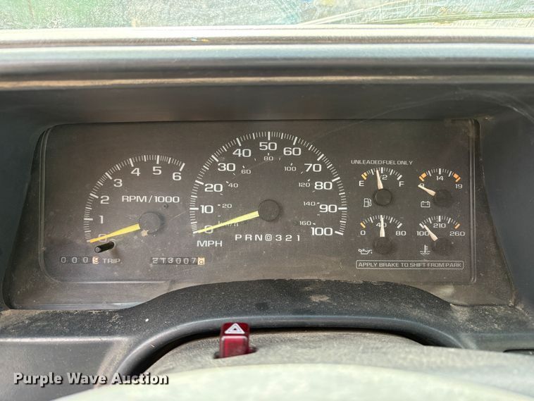 image for item EC8357 1998 Chevrolet C3500 dump truck