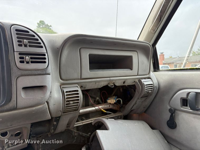 image for item EC8357 1998 Chevrolet C3500 dump truck