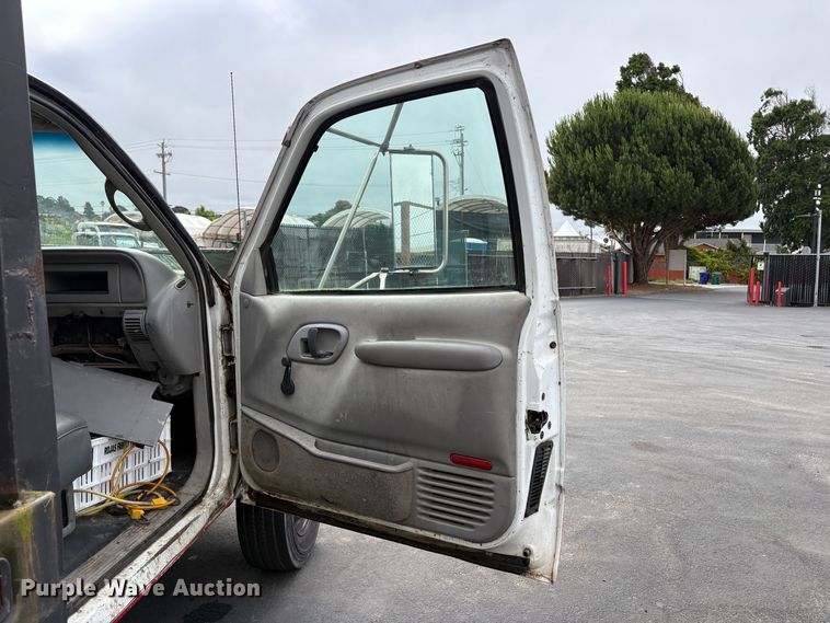 image for item EC8357 1998 Chevrolet C3500 dump truck