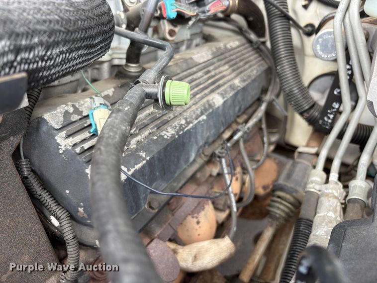 image for item EC8357 1998 Chevrolet C3500 dump truck