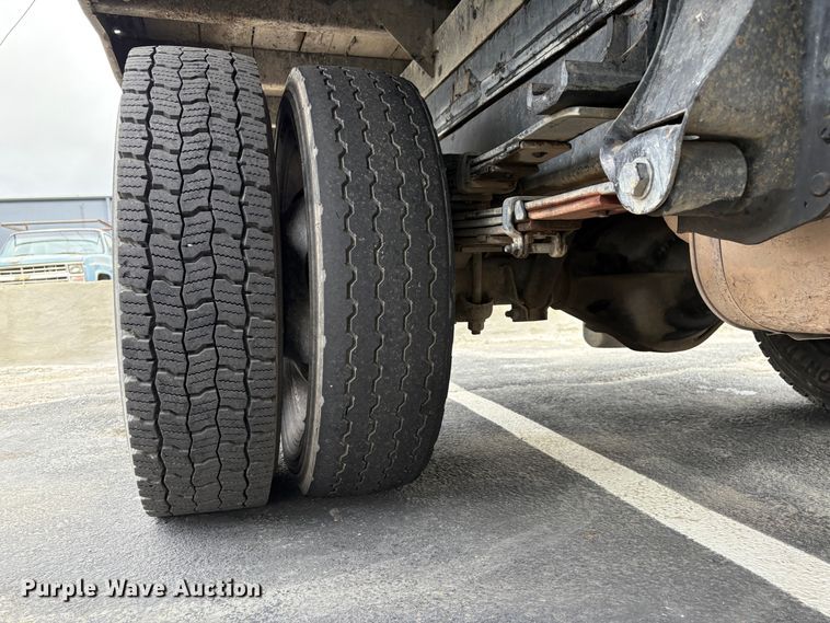 image for item EC8357 1998 Chevrolet C3500 dump truck
