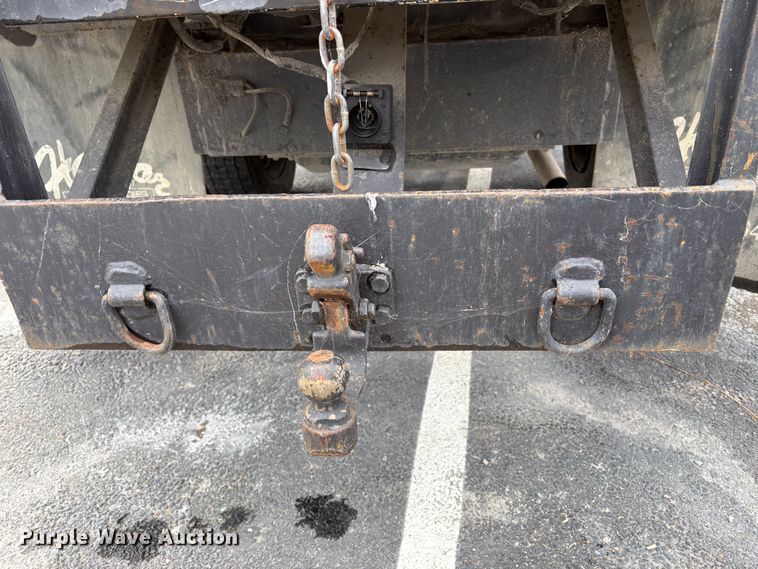 image for item EC8357 1998 Chevrolet C3500 dump truck