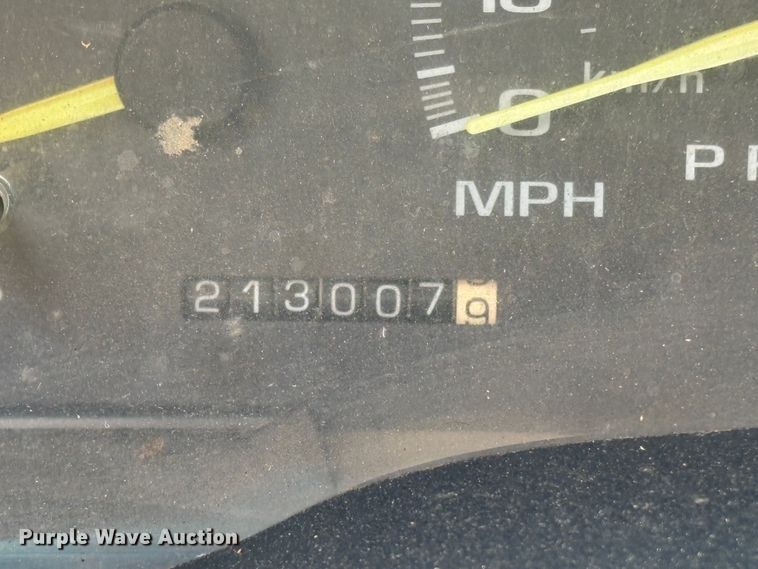image for item EC8357 1998 Chevrolet C3500 dump truck