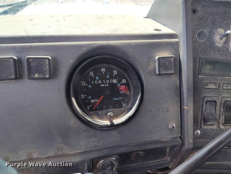 image for item ED0158 1995 Mack RD600 water truck