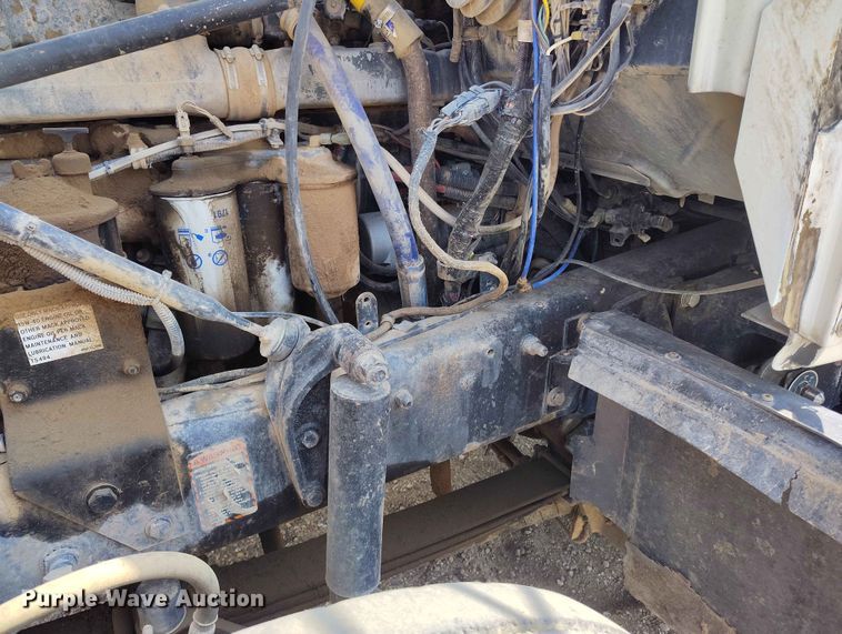 image for item ED0158 1995 Mack RD600 water truck