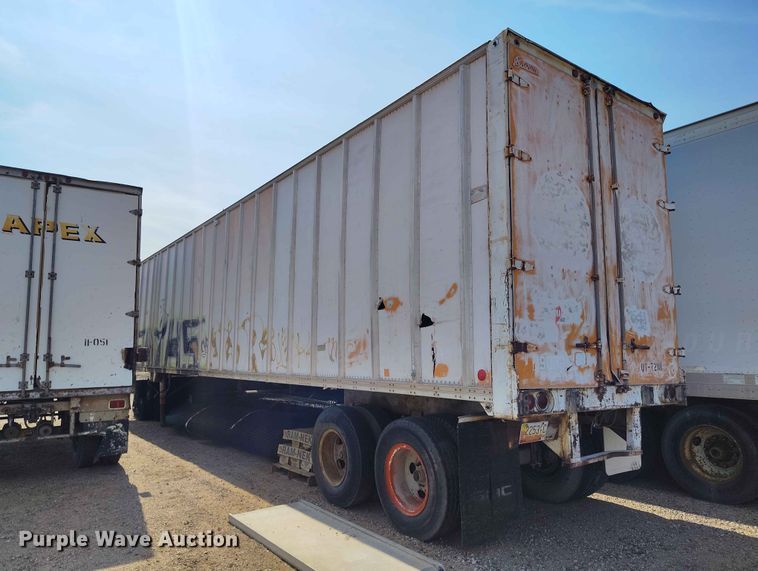 image for item ED0162 1972 Brown dry van trailer