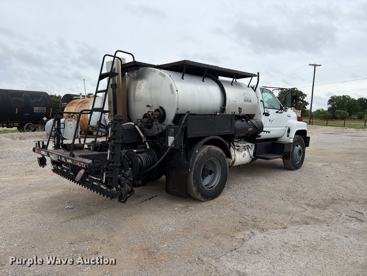image for item ED5310 1994 Chevrolet Kodiak oil distributor truck