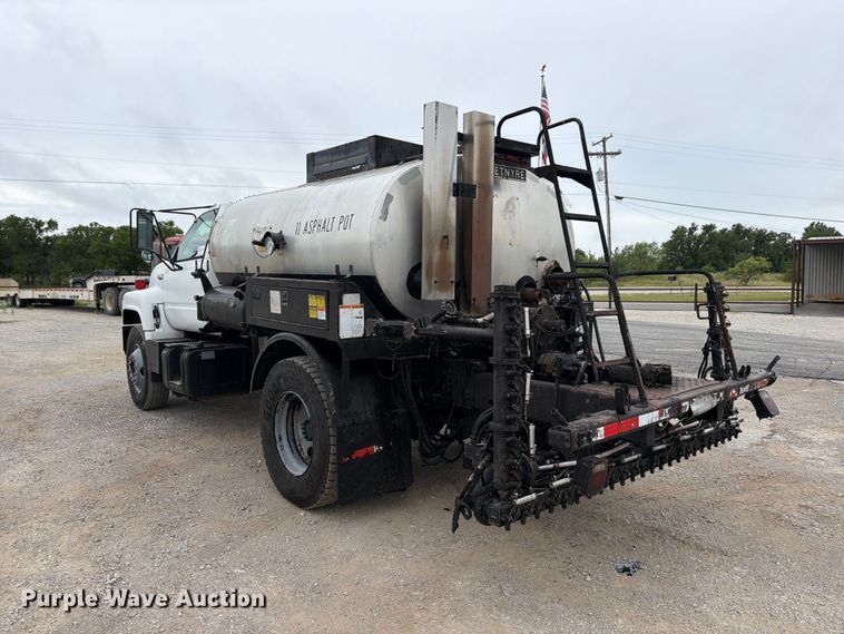 image for item ED5310 1994 Chevrolet Kodiak oil distributor truck