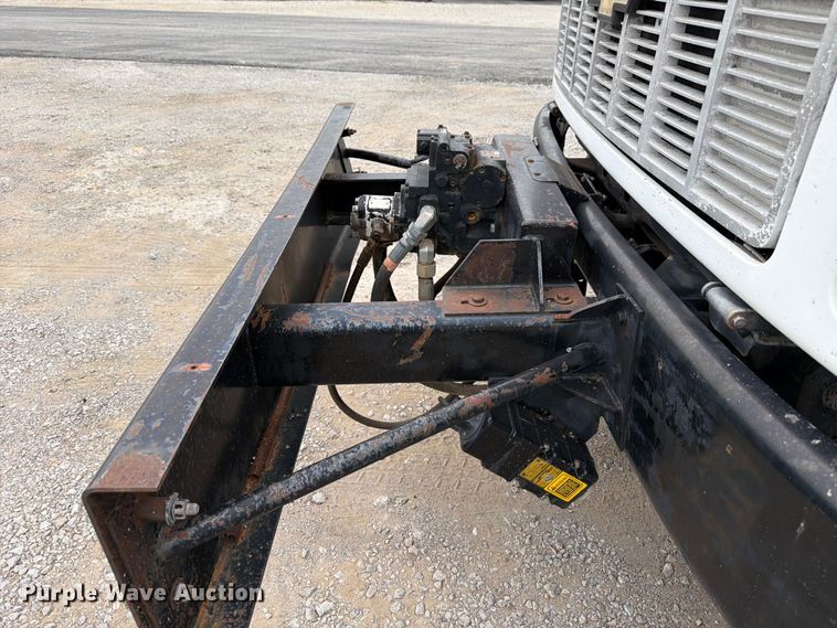 image for item ED5310 1994 Chevrolet Kodiak oil distributor truck