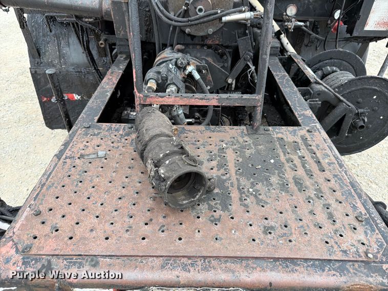 image for item ED5310 1994 Chevrolet Kodiak oil distributor truck