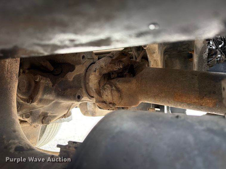 image for item ED5310 1994 Chevrolet Kodiak oil distributor truck