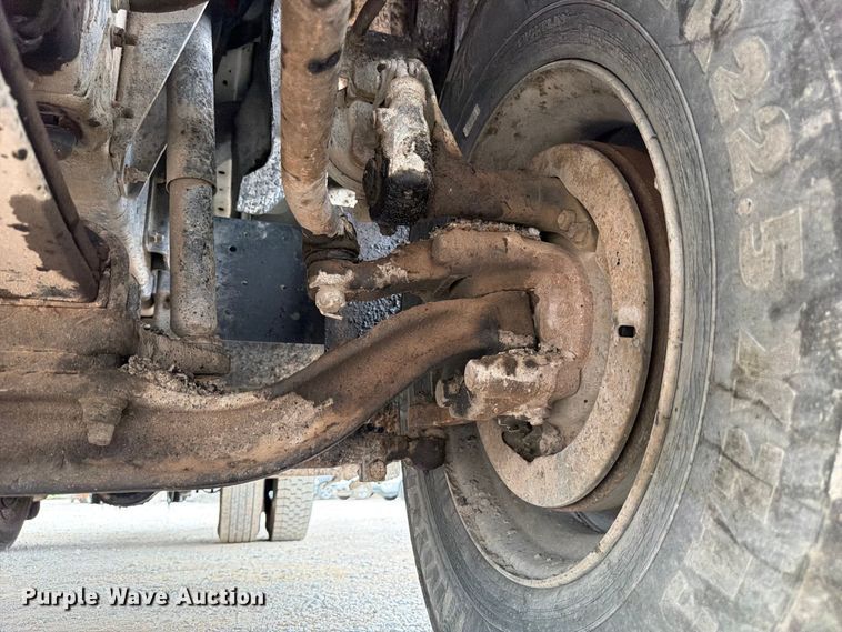 image for item ED5310 1994 Chevrolet Kodiak oil distributor truck