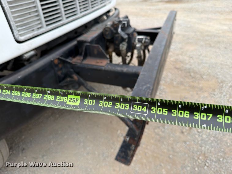 image for item ED5310 1994 Chevrolet Kodiak oil distributor truck