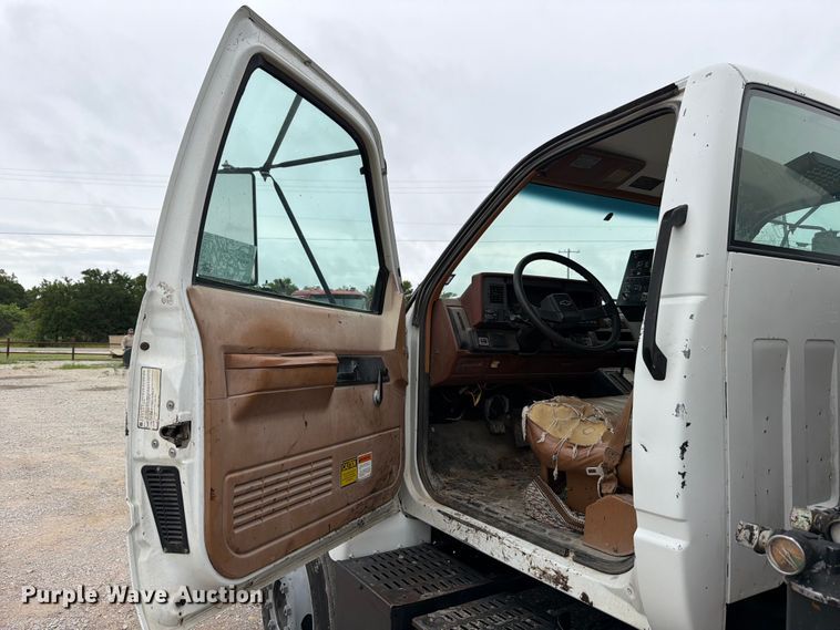 image for item ED5310 1994 Chevrolet Kodiak oil distributor truck