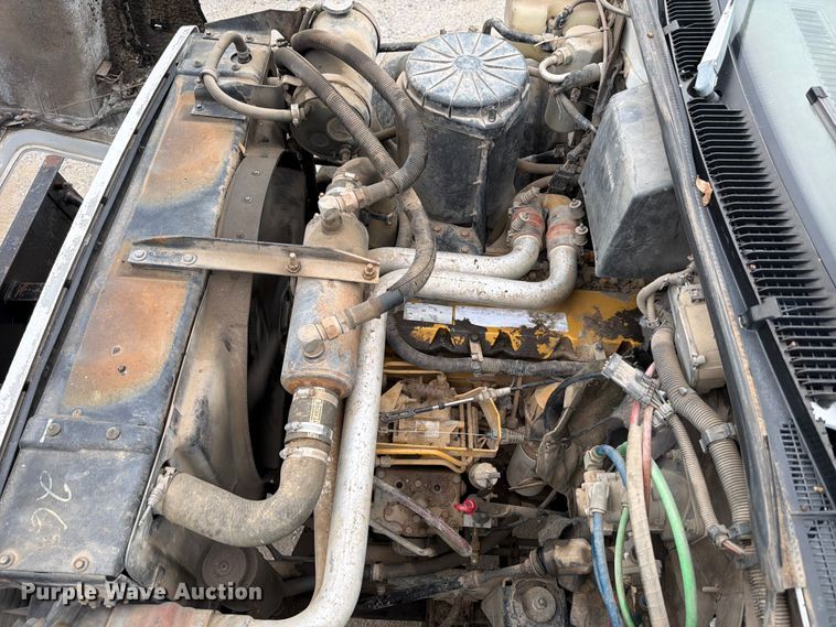 image for item ED5310 1994 Chevrolet Kodiak oil distributor truck