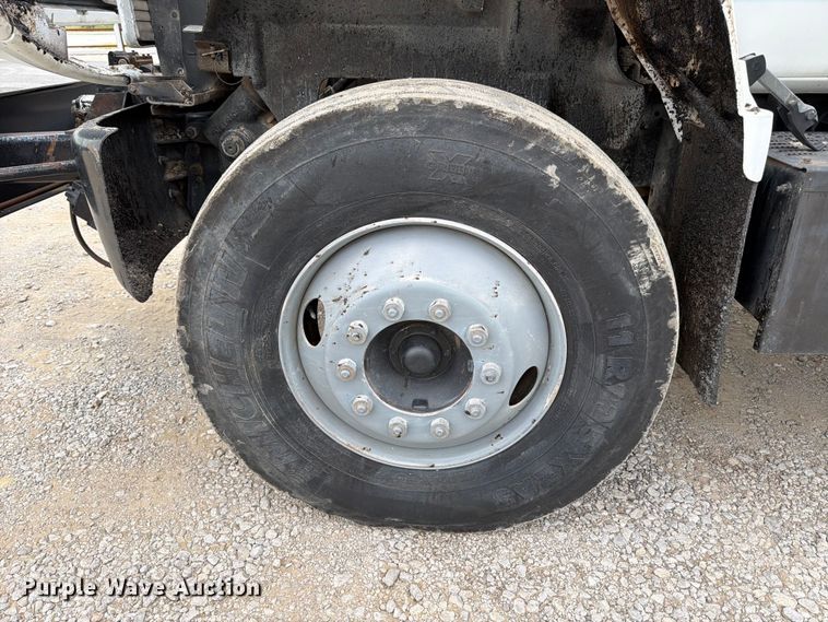image for item ED5310 1994 Chevrolet Kodiak oil distributor truck
