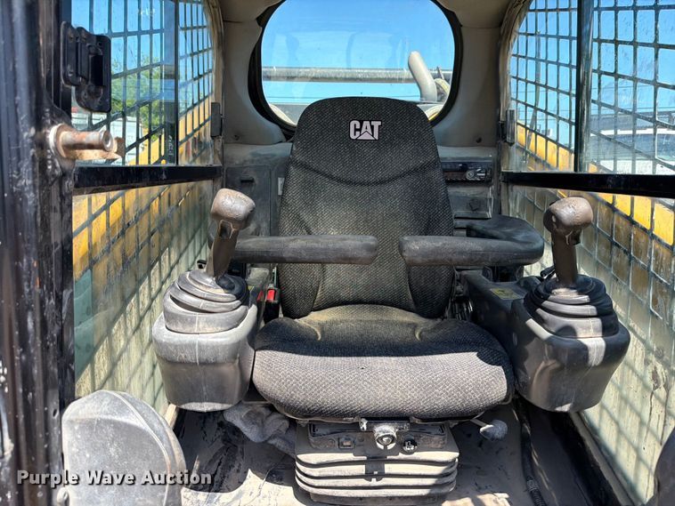 image for item ED5339 2019 Caterpillar 272D2 XHP skid steer loader