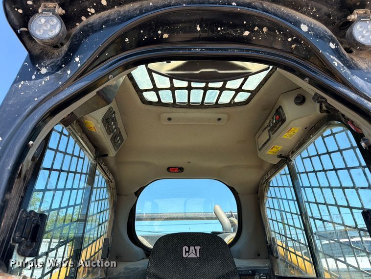image for item ED5339 2019 Caterpillar 272D2 XHP skid steer loader