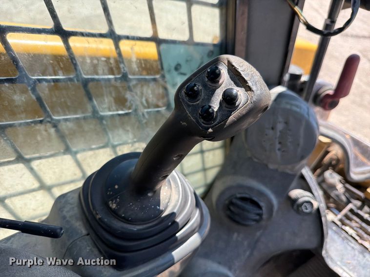 image for item ED5339 2019 Caterpillar 272D2 XHP skid steer loader