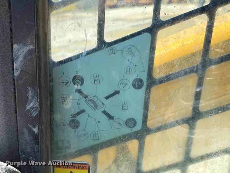 image for item ED5339 2019 Caterpillar 272D2 XHP skid steer loader