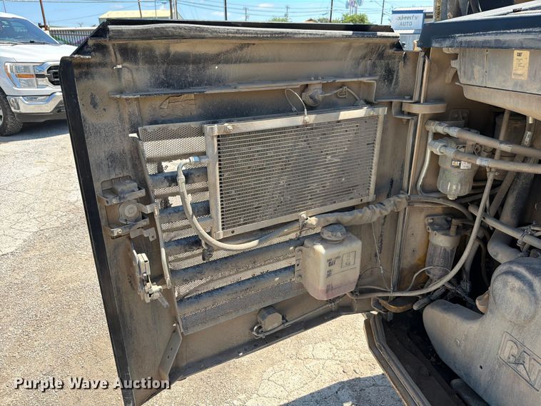image for item ED5339 2019 Caterpillar 272D2 XHP skid steer loader