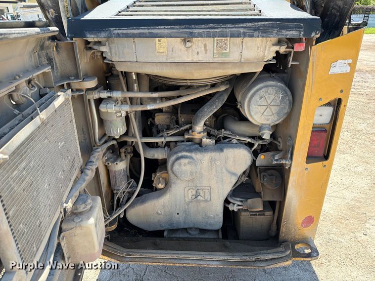 image for item ED5339 2019 Caterpillar 272D2 XHP skid steer loader