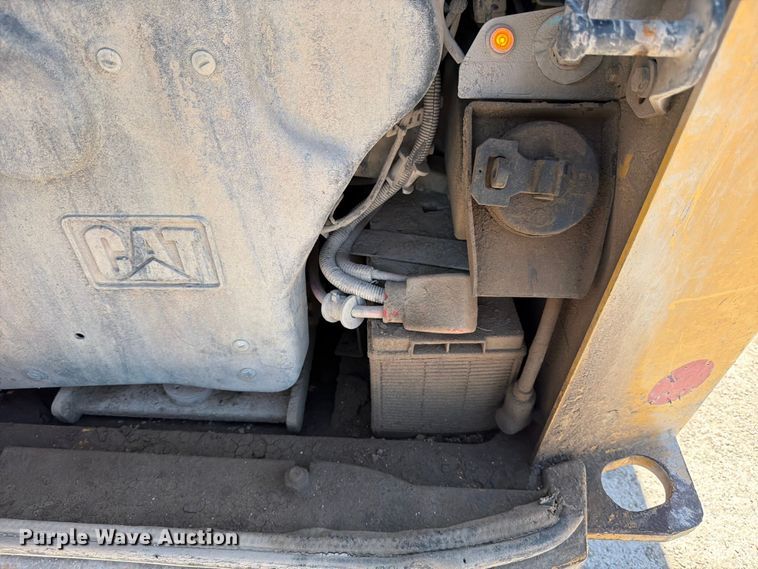 image for item ED5339 2019 Caterpillar 272D2 XHP skid steer loader