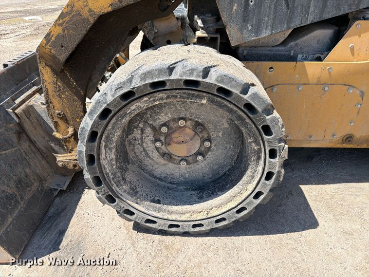 image for item ED5339 2019 Caterpillar 272D2 XHP skid steer loader