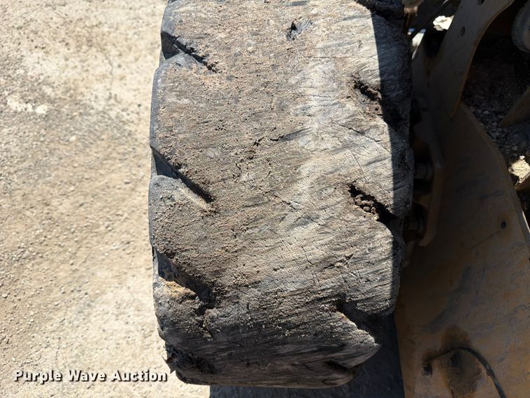 image for item ED5339 2019 Caterpillar 272D2 XHP skid steer loader