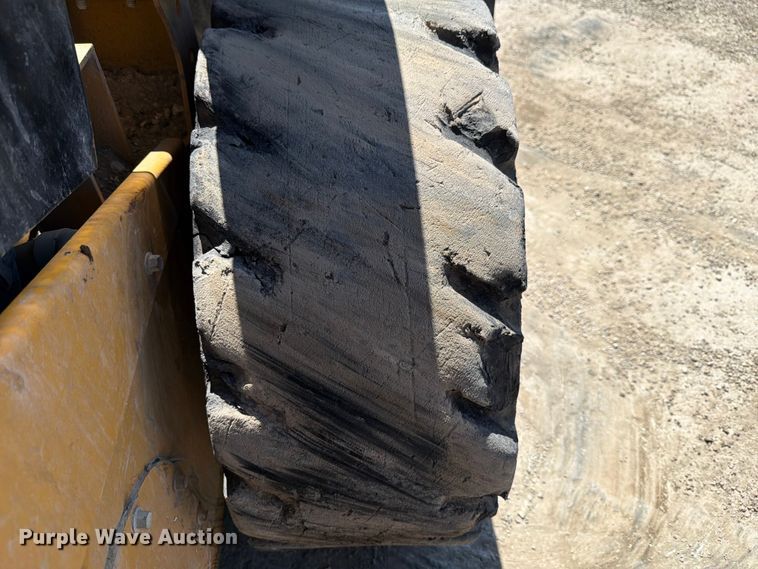image for item ED5339 2019 Caterpillar 272D2 XHP skid steer loader