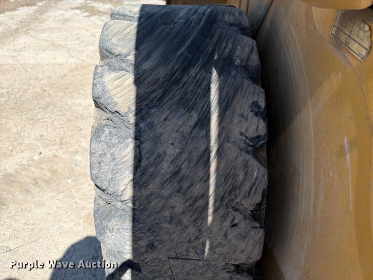 image for item ED5339 2019 Caterpillar 272D2 XHP skid steer loader