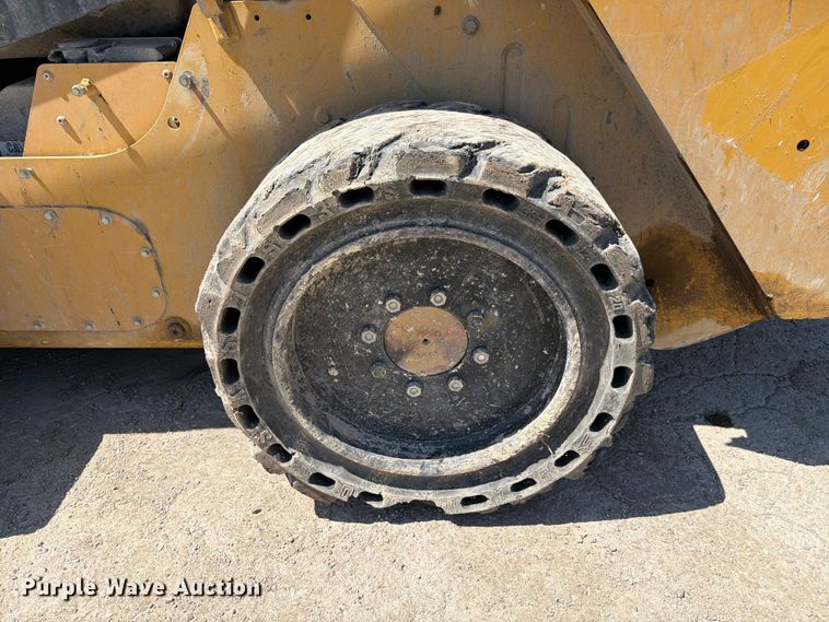 image for item ED5339 2019 Caterpillar 272D2 XHP skid steer loader