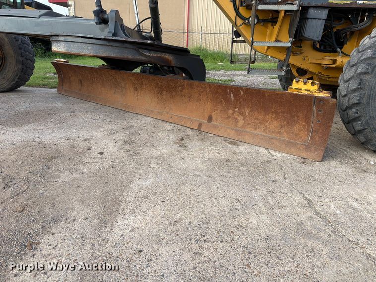 image for item ED5344 2013 John Deere 772G motor grader