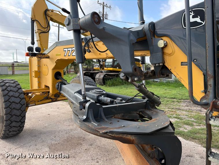 image for item ED5344 2013 John Deere 772G motor grader