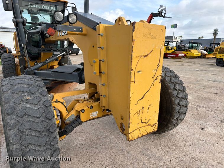 image for item ED5344 2013 John Deere 772G motor grader