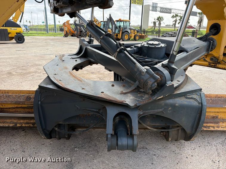 image for item ED5344 2013 John Deere 772G motor grader