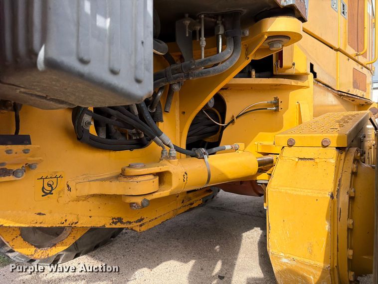 image for item ED5344 2013 John Deere 772G motor grader