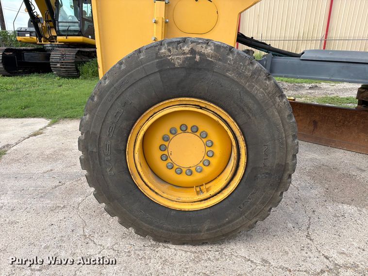image for item ED5344 2013 John Deere 772G motor grader