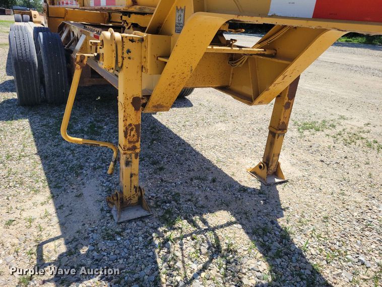 image for item EE1047 2010 Trail King lowboy equipment trailer