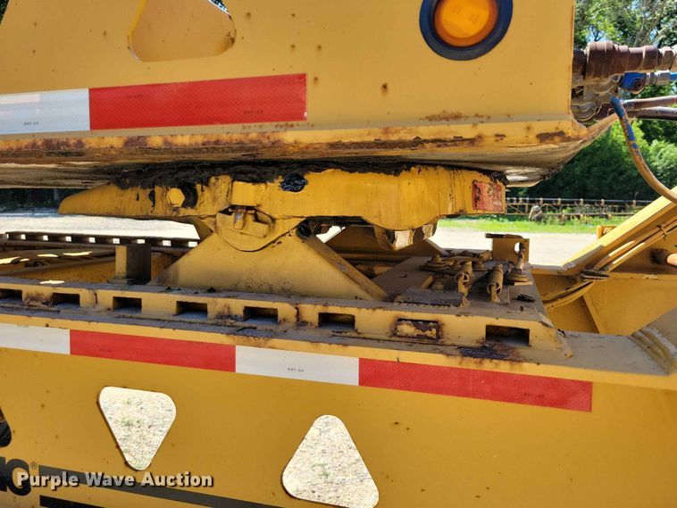 image for item EE1047 2010 Trail King lowboy equipment trailer