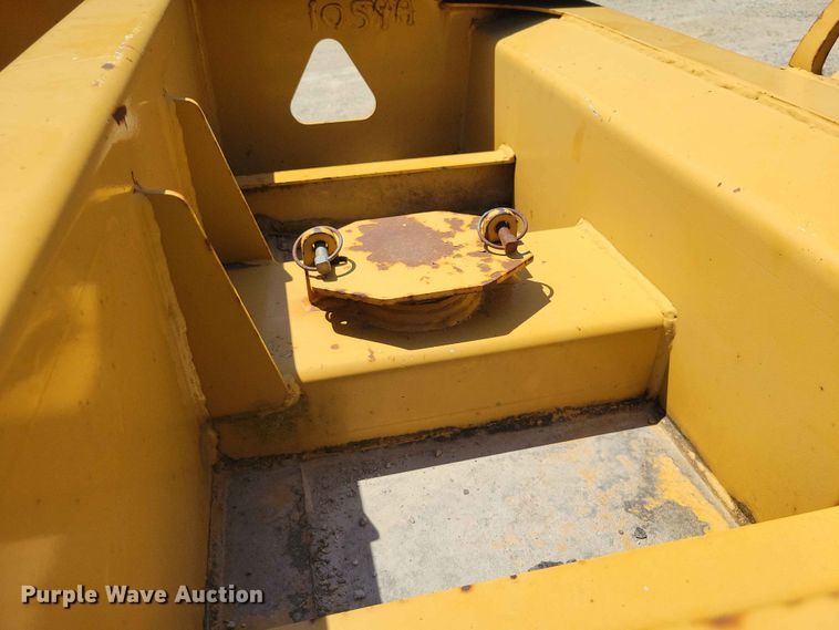 image for item EE1047 2010 Trail King lowboy equipment trailer