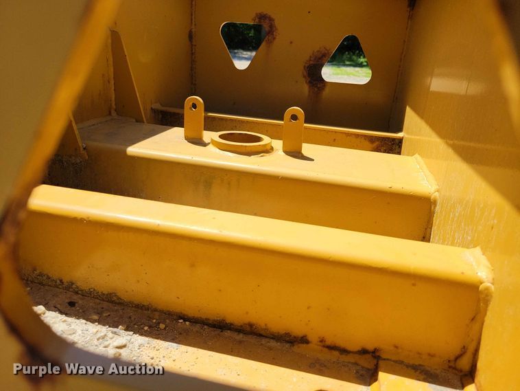 image for item EE1047 2010 Trail King lowboy equipment trailer