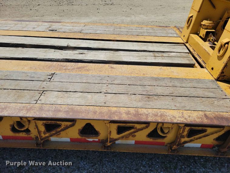 image for item EE1047 2010 Trail King lowboy equipment trailer
