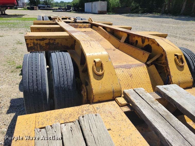 image for item EE1047 2010 Trail King lowboy equipment trailer
