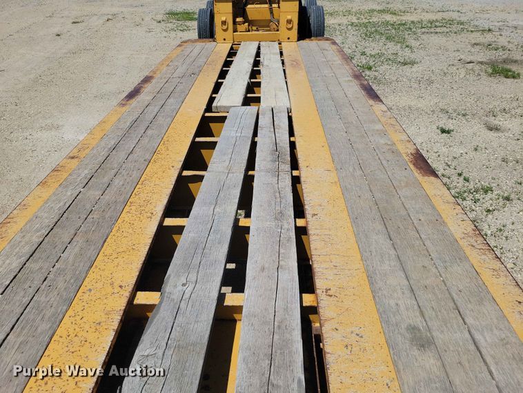 image for item EE1047 2010 Trail King lowboy equipment trailer