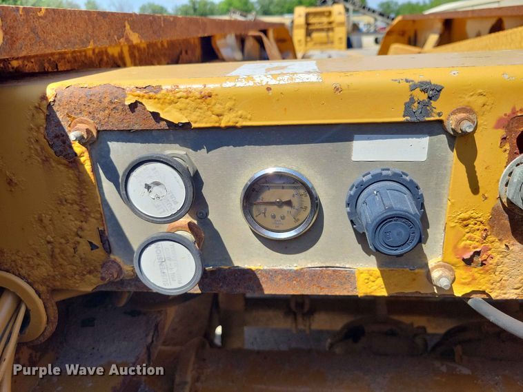 image for item EE1047 2010 Trail King lowboy equipment trailer